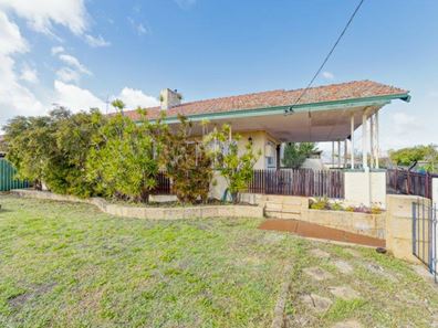 90 Spring Road, Thornlie WA 6108