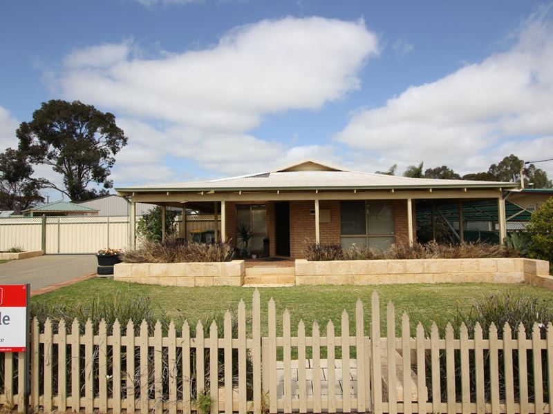 11 Priestley Street, Merredin WA 6415