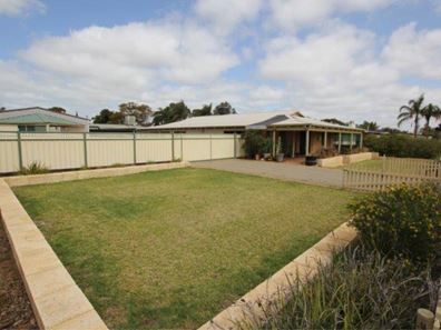 11 Priestley Street, Merredin WA 6415