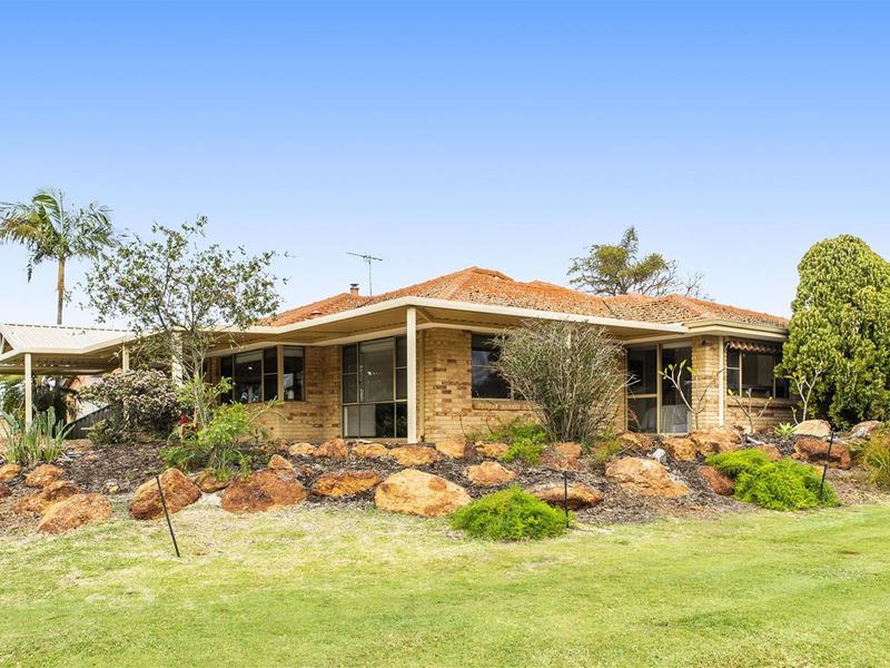 2 Leahy Court, Leeming WA 6149