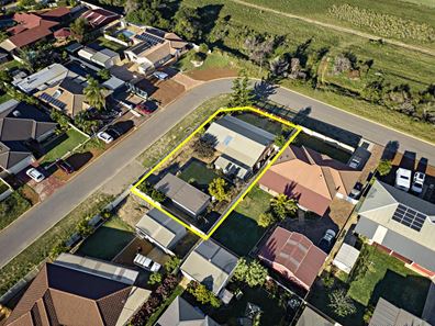 4 Mugana Crescent, Waggrakine WA 6530