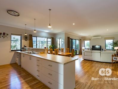 8/1 Heavenly Court, Australind WA 6233