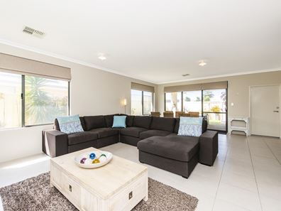 72 Bancoura Parkway, Secret Harbour WA 6173