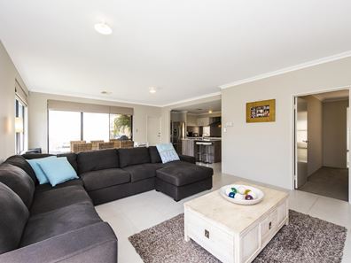 72 Bancoura Parkway, Secret Harbour WA 6173