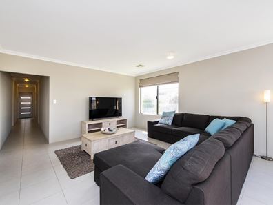 72 Bancoura Parkway, Secret Harbour WA 6173