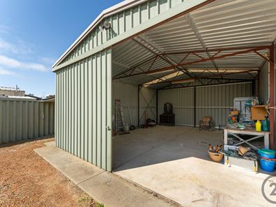 2 Castilloa Court, Halls Head WA 6210