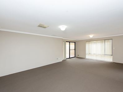 10 Tarn Drive, Canning Vale WA 6155