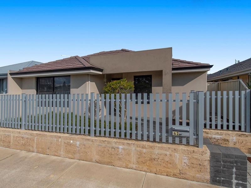 42 Mallina Crescent, Golden Bay