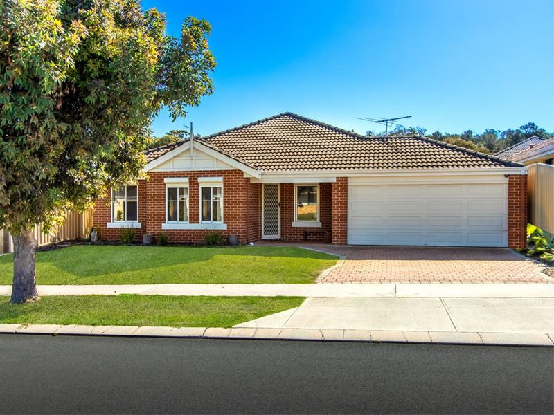 13 Charlton Way, Bertram