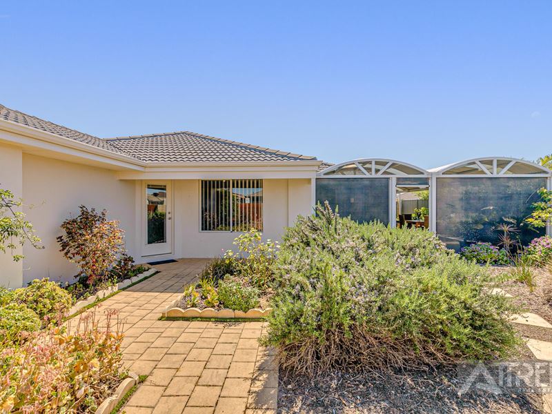 5 Berkeley Loop, Piara Waters WA 6112