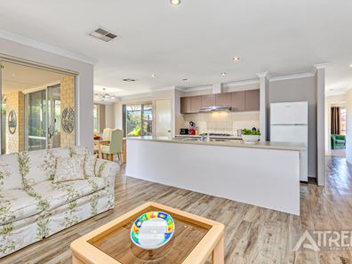 5 Berkeley Loop, Piara Waters WA 6112