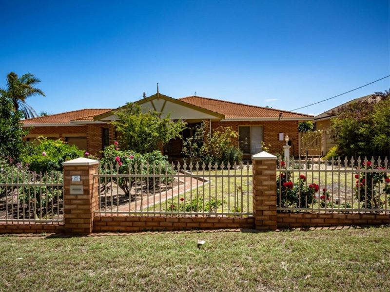 25 Chapman Valley Road, Glenfield
