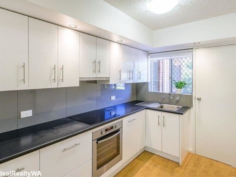 4/322 Canning Highway, Como