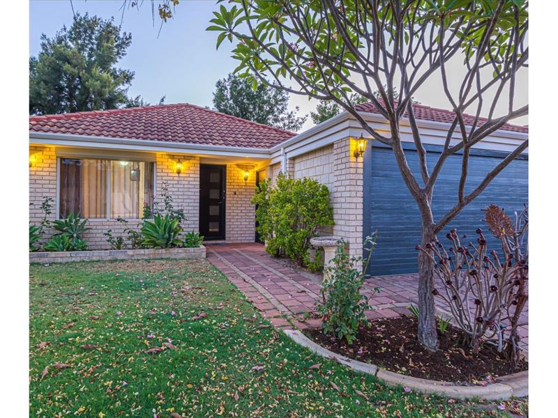 4 Amarina Close, Kenwick