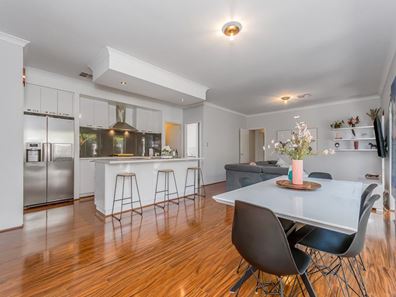 73 Monticello Parkway, Piara Waters WA 6112