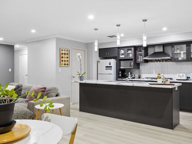 8 Snugglepot Street, Banksia Grove WA 6031