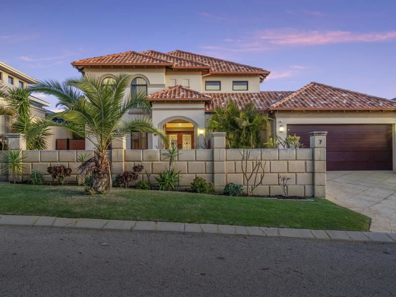 7 St Lucia Road, Iluka