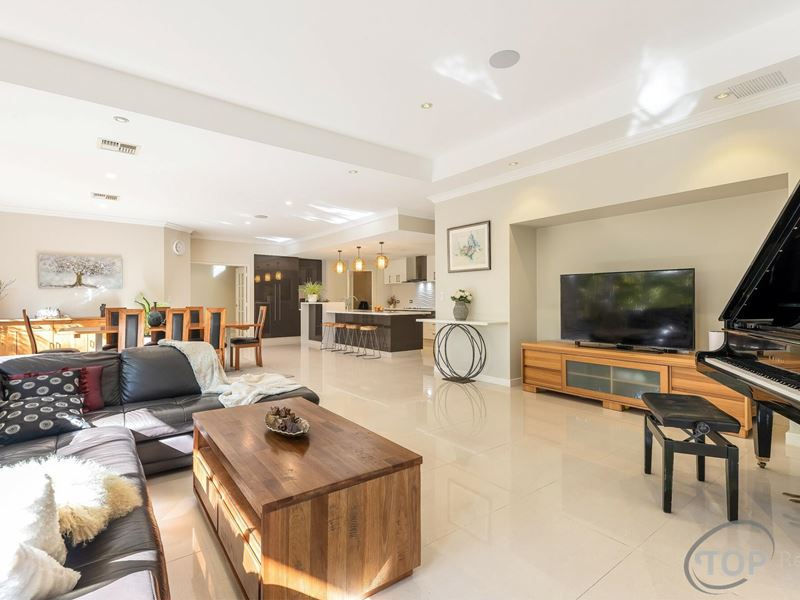 46 Riga Crescent, Willetton