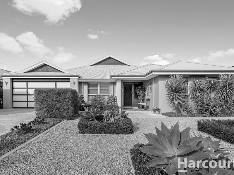 4 Chieftain Pass, Madora Bay