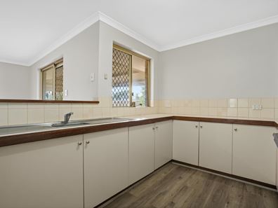 18/39 Woodmore Road, Langford WA 6147