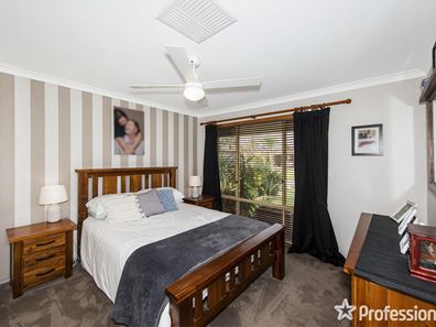 16 Jaffa Close, Seville Grove WA 6112