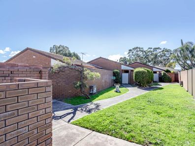 4/6 Toorak Road, Armadale WA 6112