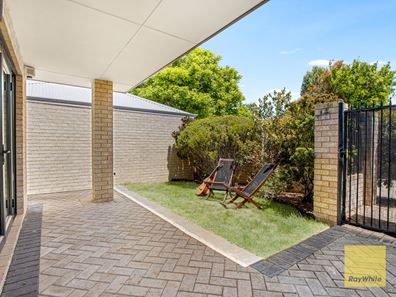 5/6 Valley Road, Halls Head WA 6210