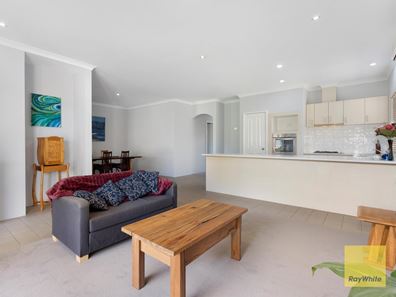 5/6 Valley Road, Halls Head WA 6210