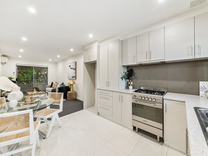 13/143 Edinboro Street, Joondanna