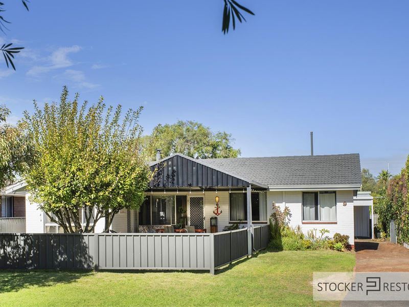 9 Kingfish Road, Broadwater