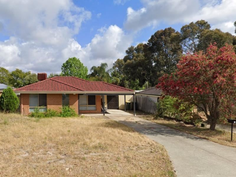 4 Burton Retreat, Stratton