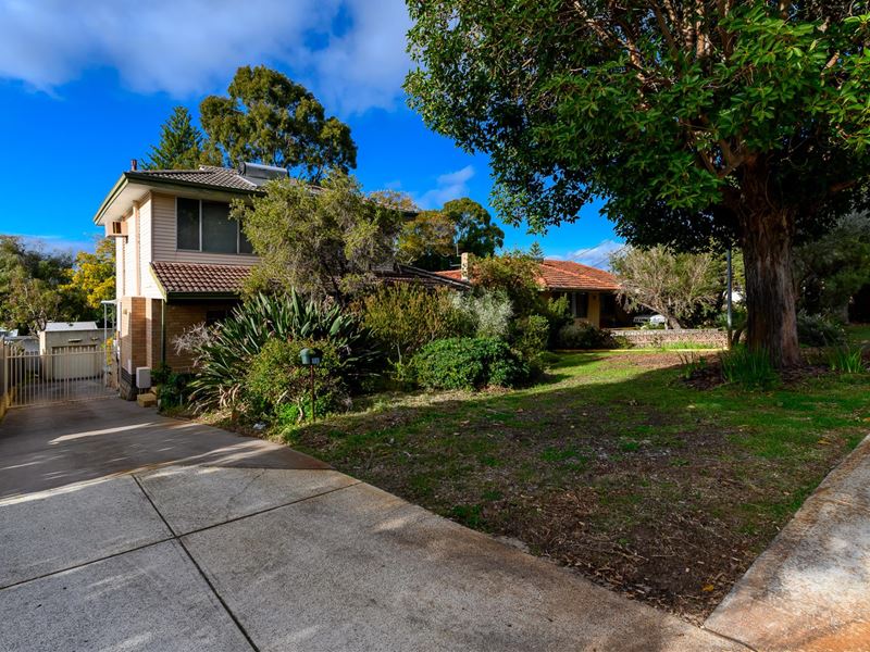 16 Conto Avenue, Dianella