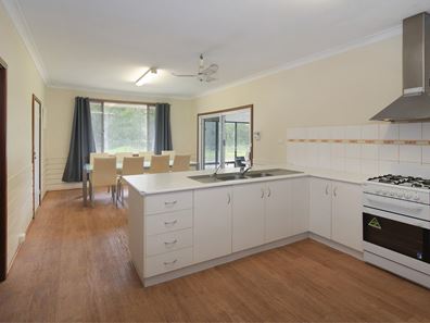 1207 Caves Road, Quindalup WA 6281
