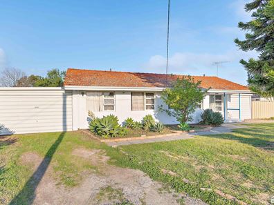 16 Grovelands Way, Kelmscott WA 6111