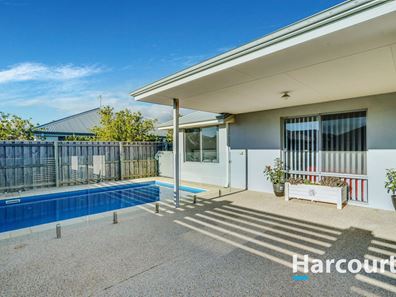 12 Venulosa Avenue, Halls Head WA 6210