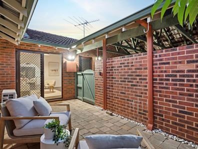 2/132 Ninth Avenue, Inglewood WA 6052