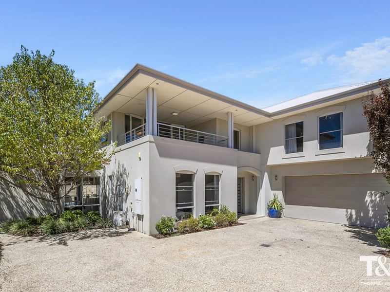 261A Riverton Drive North, Shelley
