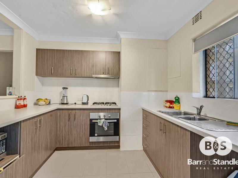 10/1 Stallard Place, Withers WA 6230