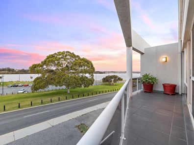 113B The Esplanade, Mount Pleasant WA 6153