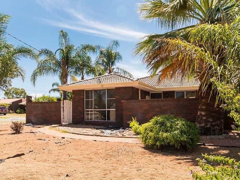 4 Hargrave Drive, Thornlie WA 6108