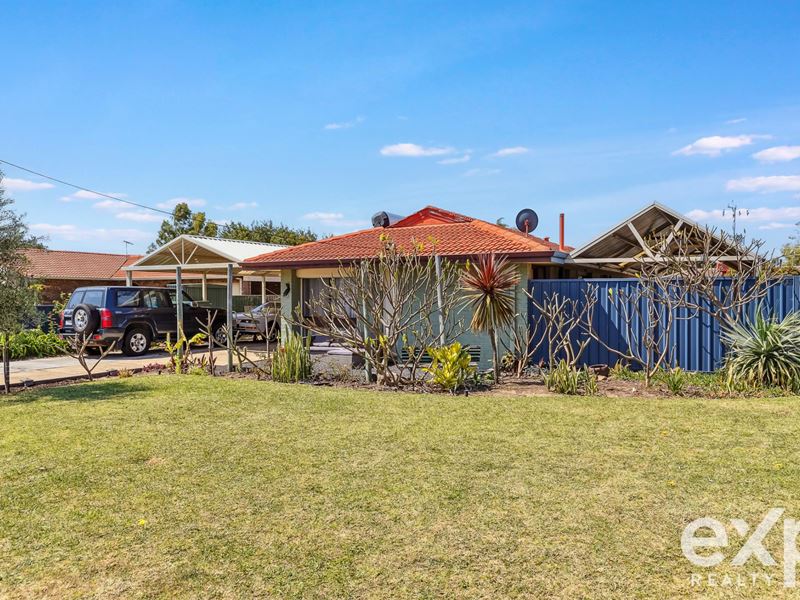 2 Clennett Close, Cooloongup WA 6168