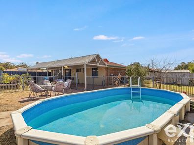 2 Clennett Close, Cooloongup WA 6168