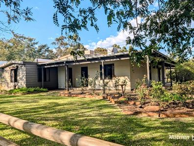 466 Crest Hill Road, Mooliabeenee WA 6504