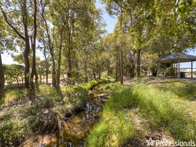 20 Bardook Gardens, Forrestfield WA 6058