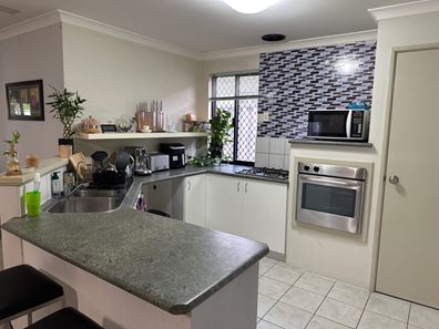 27A Melbourne Way, Morley WA 6062