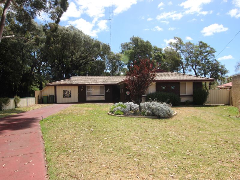 24 Hawksley Drive, Waroona WA 6215