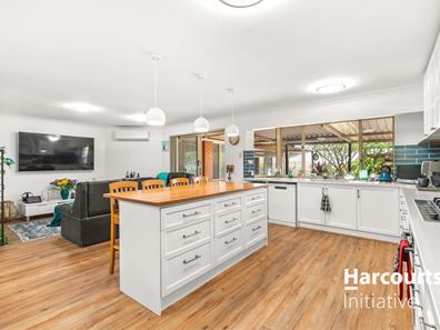 6 Horton Crescent, Marangaroo WA 6064