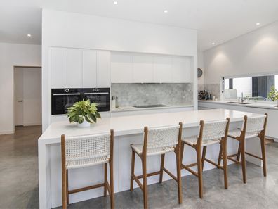 10 Averil Street, Abbey WA 6280