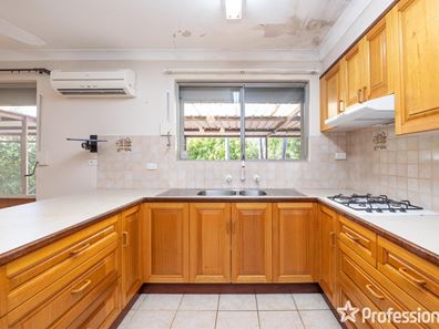 13 Meloway Drive, Maida Vale WA 6057