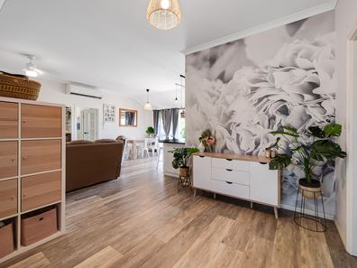 31 Polwarth Parade, Deepdale WA 6532